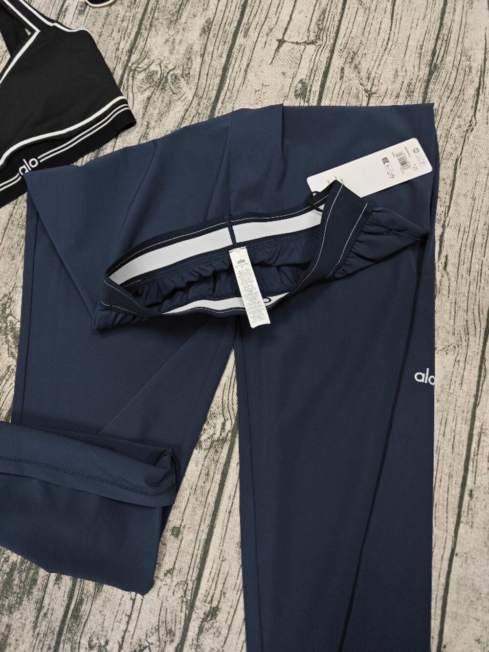 NWT XS🛒ALO Yoga Suit Up Trouser Navy Blue | 30" Everyday Travel Pants - Picture 4 of 8